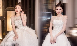 Á hậu Tú Anh diện váy lông vũ cực quyến rũ, đẹp yêu kiều tựa 'thiên nga trắng'