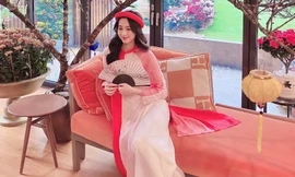 'Thần tiên tỷ tỷ' Thu Thảo đẹp hút hồn khi diện áo dài khoe sắc bên hoa đào đêm Giao thừa