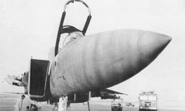'Đại bàng' F-15 tiếp đất bằng… một cánh
