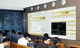 Cảnh báo mất tiền tỷ từ sàn vàng 'chui'