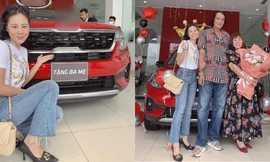 Chơi lớn như "Kiều nữ làng hài" Nam Thư, mua xế hộp tặng quà sinh nhật ba mẹ 