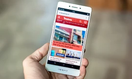 Oppo R7s có giá 9,5 triệu đồng