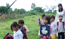 Công bố ngôi trường Đèn Đom Đóm năm 2012