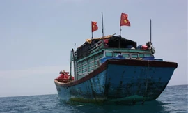 Nhiều người bám trụ Hoàng Sa