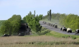 Khí tài quân sự Nga rầm rập tiến về biên giới Ukraine