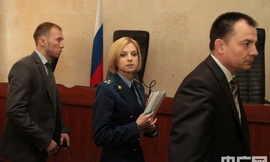 Nữ công tố viên Crimea xinh đẹp ‘gây bão’ với diện mạo mới