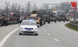 Đoàn xe quân sự Mỹ chia rẽ Cộng hòa Séc