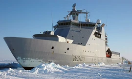 Tàu phá băng Svalbard của Na Uy