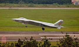 Tiêm kích J-20 Trung Quốc so đọ với siêu chiến đấu cơ T-50 Nga
