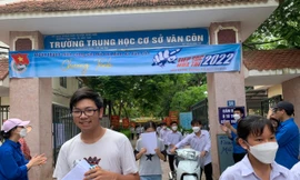 Thí sinh tự tin thi xong Ngữ Văn, cập nhật giải đề 