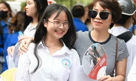 Nhận xét, đáp án 24 mã đề thi Ngoại ngữ lớp 10 ở Hà Nội