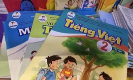 Phí phát hành SGK và suy nghĩ của giáo viên