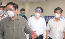 Thủ tướng Phạm Minh Chính kiểm tra tại BV Hồi sức cấp cứu Bình Dương