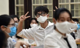 Học sinh trường THPT Phan Đình Phùng (Ba Đình, Hà Nội). Ảnh Mạnh Thắng 