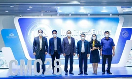 Lãnh đạo UBDT và Tập đoàn Công nghệ CMC chụp ảnh lưu niệm tại buổi làm việc.