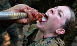 Thủy quân lục chiến Mỹ sẽ ngừng việc uống máu rắn trong tập trận Cobra Gold 2021