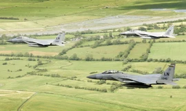 Cứu hộ khẩn cấp tiêm kích F-15 của Mỹ rơi xuống biển Bắc