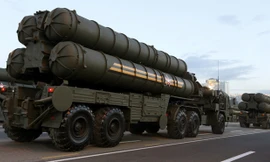 Hệ thống phòng thủ tên lửa S-400 của Nga. Ảnh: Reuters