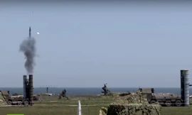 Tập trận bên bờ biển đen. Ảnh: Clip