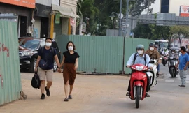 Lô cốt 'ngáng đường' khắp cửa ngõ TP.HCM ngày cận Tết