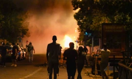 THẾ GIỚI 24H: Bạo loạn bùng phát ở ngoại ô Paris sau vụ cảnh sát bắn chết một thiếu niên