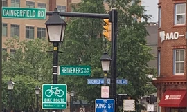 Mưa lớn, Washington DC chìm trong biển nước. Ảnh: Twitter