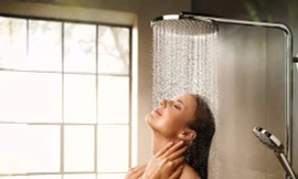 Những lưu ý 'sống còn' khi tắm đêm kẻo đột tử