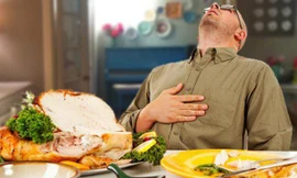 Những bất thường sau bữa ăn chứng tỏ bệnh ung thư dạ dày đang lặng lẽ phát triển, cần đi khám ngay