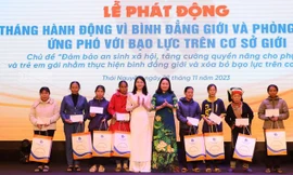 Kêu gọi mỗi người dân cùng cam kết thực hiện bình đẳng giới