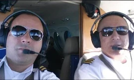 Cơ phó Matheus Pasquotti (trái) và cơ trưởng Benedito Fernando Ricci. Ảnh: The Rio Times