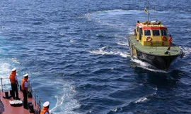 Tàu Indonesia bắt giữ 12 ngư dân Việt Nam. Ảnh minh họa