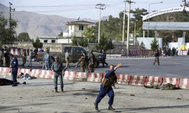 Các cuộc tấn công xảy ra ở Afghanistan hôm 12/5 làm ít nhất 37 người chết. Ảnh: AP.