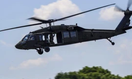 Một chiếc trực thăng Blackhawk đã bị rơi ở Philippines, khiến 6 người trên khoang thiệt mạng. Ảnh: AP