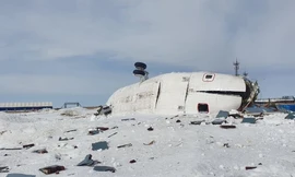 Trực thăng Mi-26 lao đầu xuống tuyết, 8 người bị thương