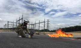 'Rồng lửa' của thợ truyền tải điện