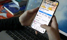 Lục lọi thùng rác, chui bụi rậm, leo tường... lùng sục 'kho báu' ở TPHCM