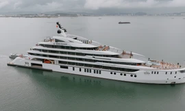 Vịnh Hạ Long lần đầu có hải trình du lịch 'hạng sang' 