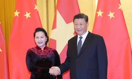 Chủ tịch Quốc hội hội kiến với các nhà lãnh đạo Trung Quốc