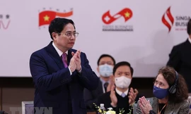 Thủ tướng dự Phiên cấp cao Diễn đàn doanh nghiệp Việt Nam thường niên