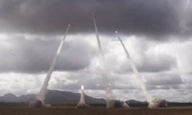 Mỹ khoe uy lực tên lửa HIMARS