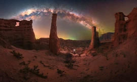 Ngắm nhìn vẻ đẹp lung linh huyền ảo của dải Ngân hà làm say đắm lòng người