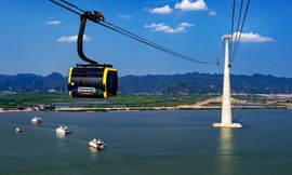 Vé cáp treo đi Cát Bà giảm 50% sau sự cố phà tràn nước