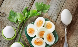 Không muốn 'hại đủ đường' thì đừng bao giờ luộc trứng theo những cách này