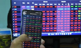 Khối ngoại 'xả' hàng ồ ạt, 1.500 điểm chỉ còn là dĩ vãng