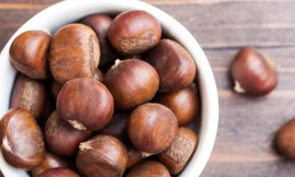 Hạt dẻ là món khoái khẩu mùa đông tuy nhiên ăn không đúng cách có thể gây độc cho cơ thể 