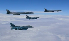 Hiện có khoảng 25.000 lính Mỹ đồn trú tại Hàn Quốc, cùng nhiều thiết bị khác nhau. Ảnh minh họa: Không quân Mỹ