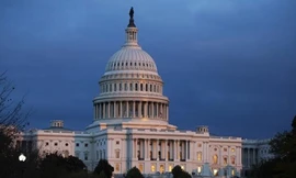 Nhà Trắng bị phong tỏa khẩn cấp vào tối 26/11( giờ Việt Nam). Ảnh: KKTV 