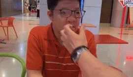 Cử chỉ ân cần diễn viên Quốc Tuấn dành cho con trai Bôm