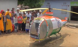 Sinh viên Ấn Độ làm 'máy bay trực thăng' từ rác thải