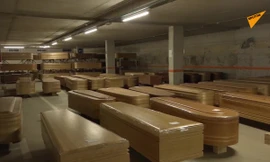 Bãi đậu xe trở thành nhà xác lớn nhất Tây Ban Nha